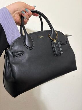 Coach Black empire 28